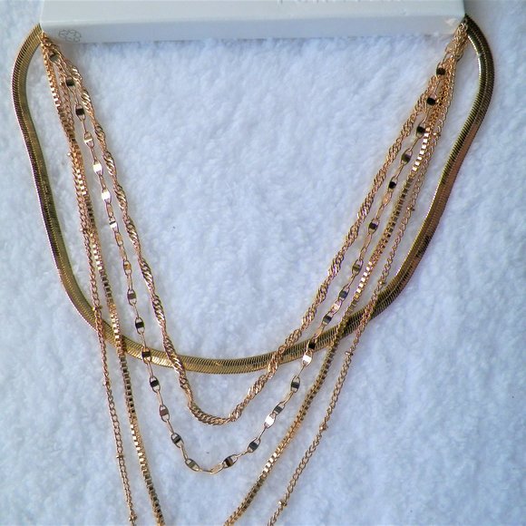 NWT Gold British UK Faux Coins Multilayer Chains Necklace Forever 21 - Picture 6 of 9